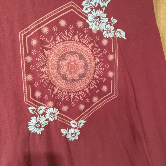Torrid Maroon Muscle Tee with Floral Design - Picture 3 of 4